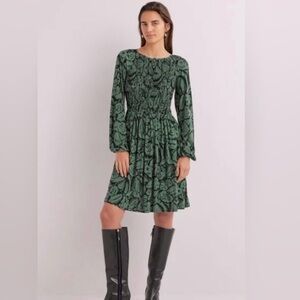 Boden Smocked Bodice Jersey Dress Green Floral Size 6